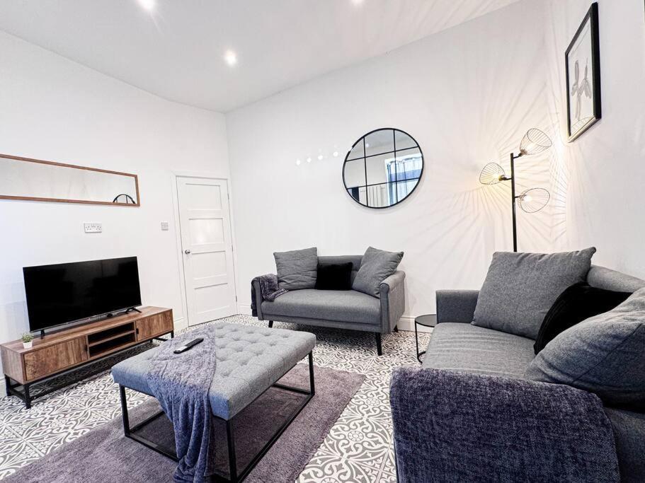 1 Bedroom By Brookland Serviced Short Lets With Free Wifi